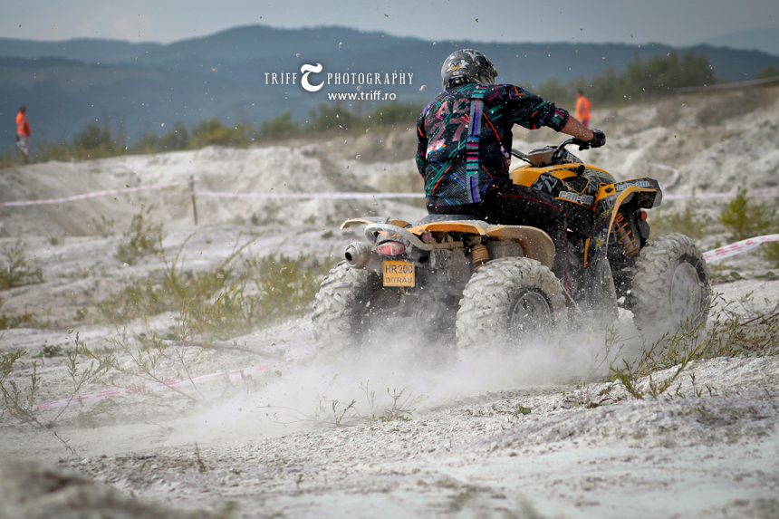 Fotografie sportiva ATV Motocros Jeep